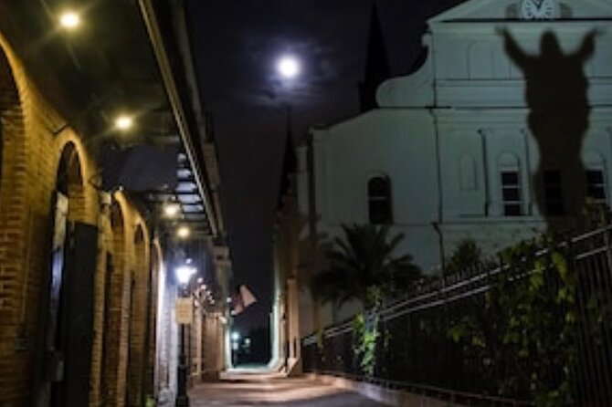 New Orleans Haunted & History Tour - A dark walk through the Vieux Carré
