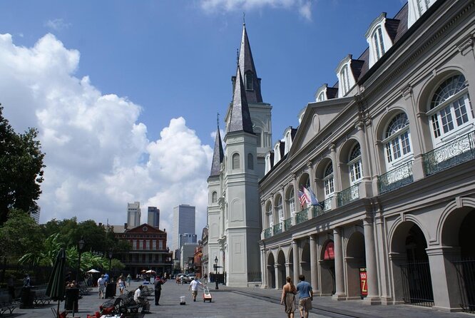 New Orleans Haunted Legends & Scandals Small Group Tour - Key points at a glance