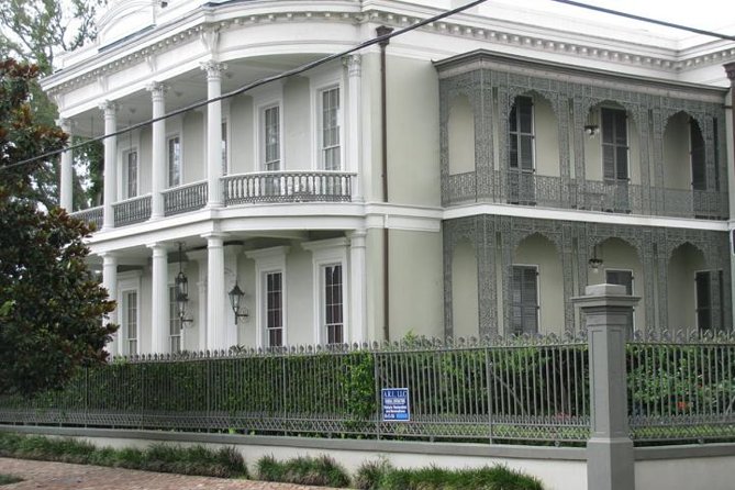 New Orleans Homes of the Rich and Famous Tour of the Garden District - The Garden District route, from gardens to movie sites