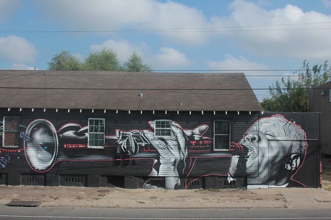 New Orleans Jazz Walking Tour - What the guides add to the experience