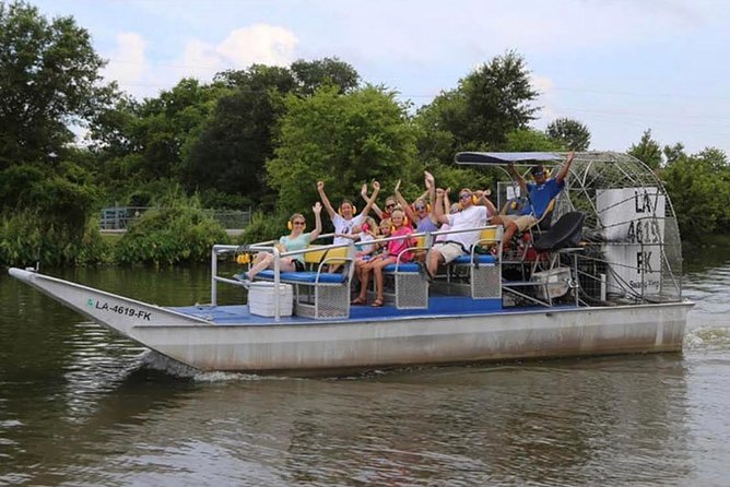 New Orleans Large Airboat Swamp Tour - What the 16-passenger airboat is like