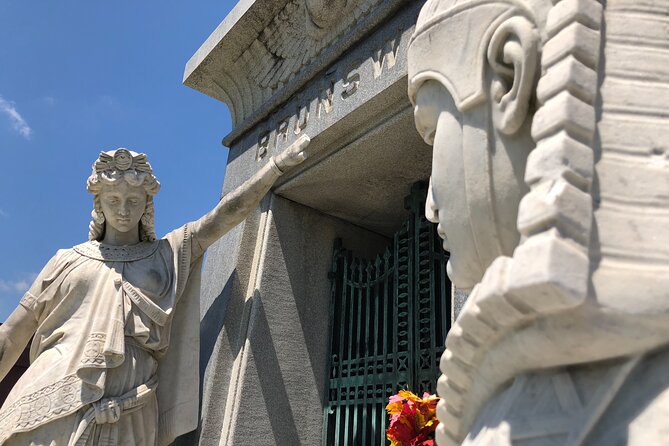 New Orleans Metairie Cemetery Tour: Millionaires and Mausoleums - Burial customs and the practical meaning of above-ground tombs