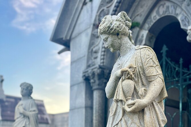 New Orleans Metairie Cemetery Tour: Millionaires and Mausoleums - How the weather and walking conditions affect the visit
