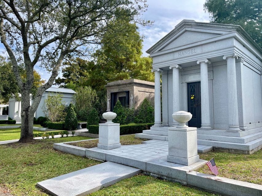 New Orleans: Millionaire’s Tombs of Metairie Cemetery Tour - Pace, weather, and walking comfort