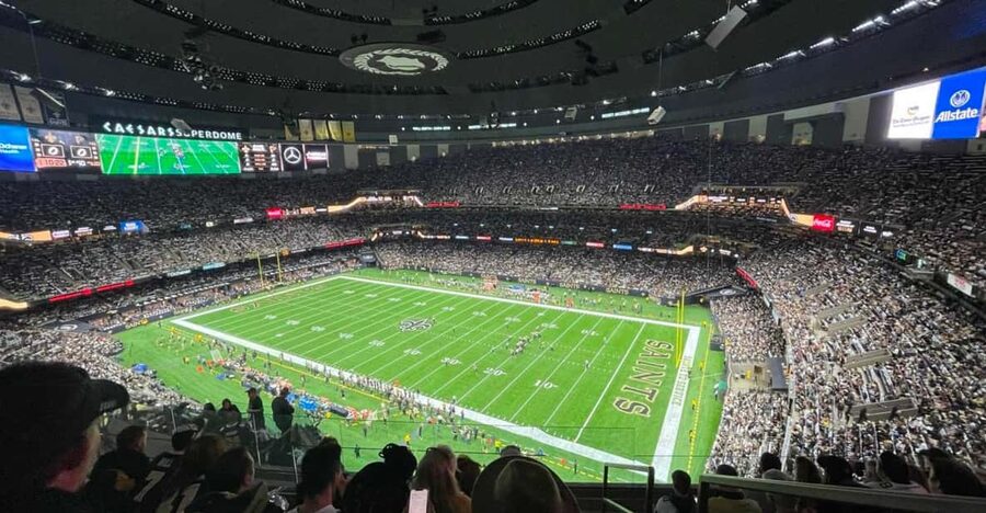 New Orleans: New Orleans Saints Football Game Ticket - Getting to your seat at Caesars Superdome
