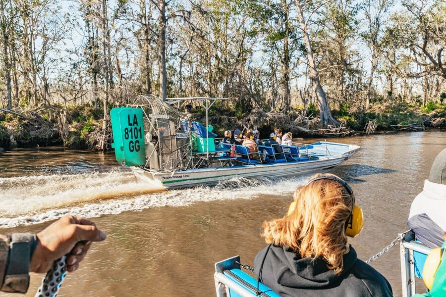 New Orleans: Oak Alley Plantation & Airboat Swamp Combo Tour - Oak Alley’s grand entrance and difficult past