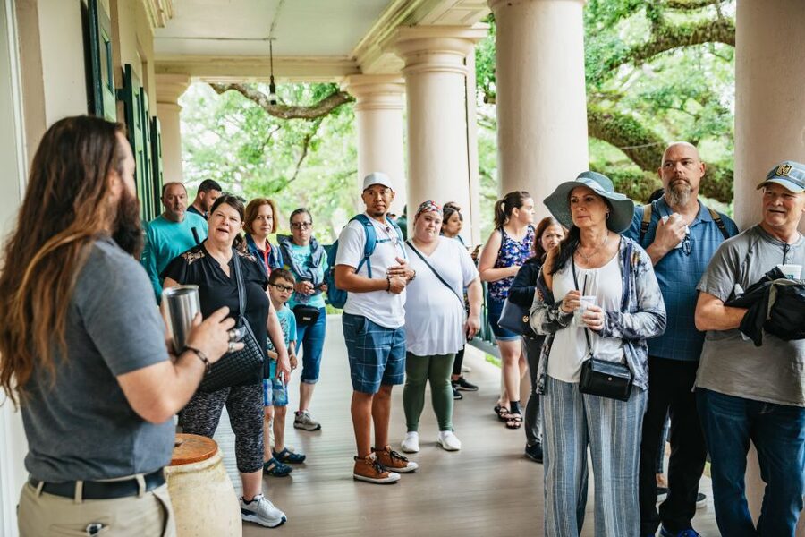 New Orleans: Oak Alley Plantation and Swamp Cruise Day Trip - Booking details worth checking before you pay