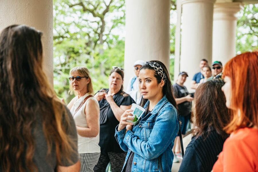 New Orleans: Oak Alley Plantation and Swamp Cruise Day Trip - Food, mint juleps, and making the most of your time