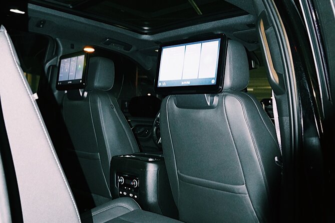 New Orleans Private Round-Trip Airport Transfer - What the drivers add to the ride