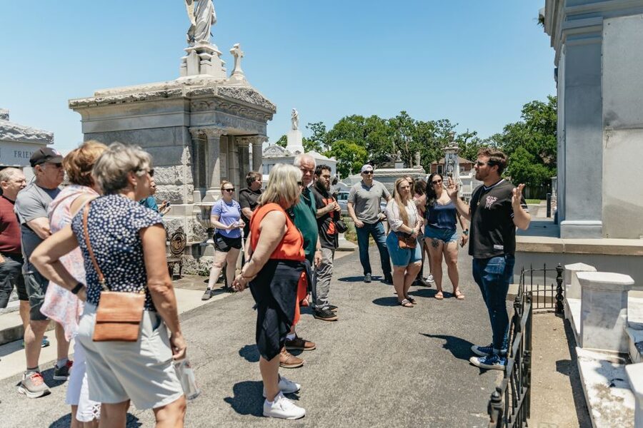 New Orleans: Sightseeing Bus Tour - St. Louis Cemetery Number 3 and Creole customs