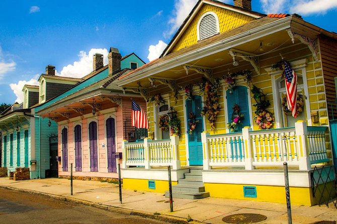 New Orleans Small-Group City Tour by Van - Garden District homes and the city’s grand avenues