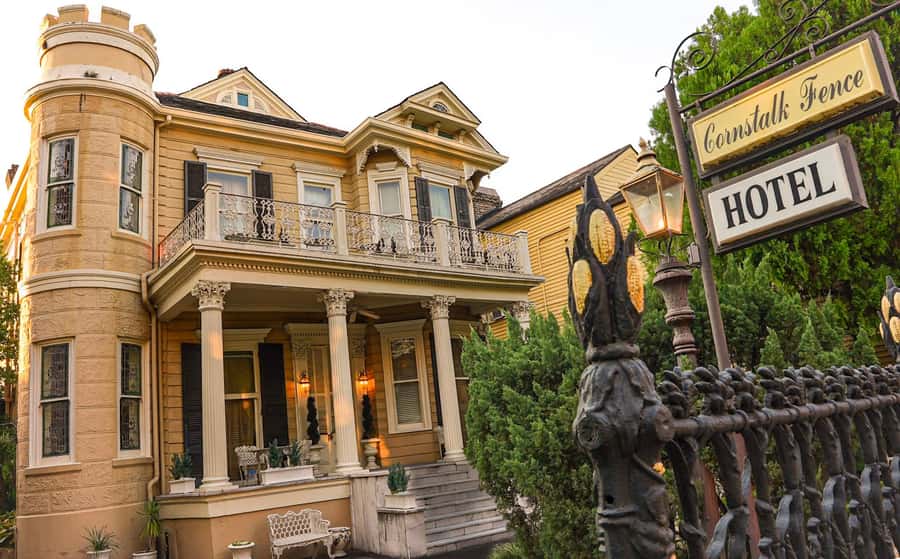 New Orleans: True Crime Pub Crawl - Meeting your guide outside Bon’s