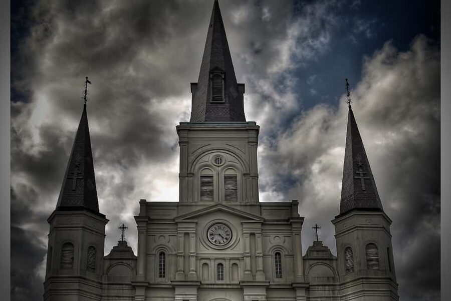 New Orleans: Vampires, Voodoo, and Ghosts Tour - The practical side of the walk