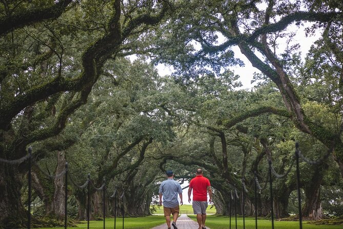 New Orleans Walking Tour: Garden District Stories - The short break and the walking conditions
