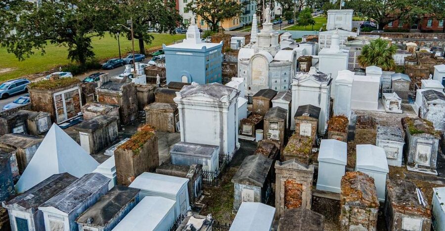 New Orleans: Walking Tour Inside St. Louis Cemetery No. 1 - Key points to know before you go
