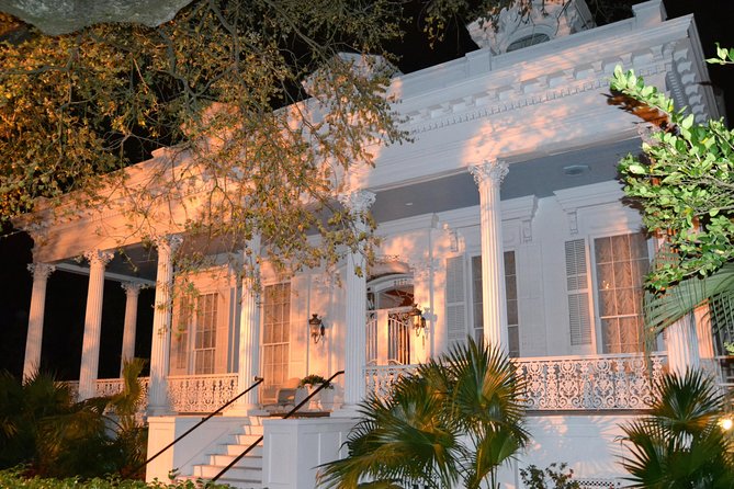 NOLA Garden District and Gates of Lafayette Cemetery Tour - The Creole and American story behind the streets