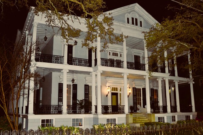 NOLA Garden District and Gates of Lafayette Cemetery Tour - Guide style and the small-group setting