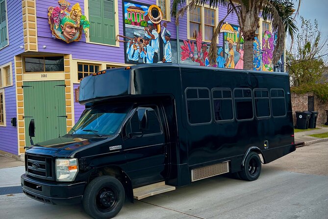Nola Party Bus Tour - How the guide shapes the experience