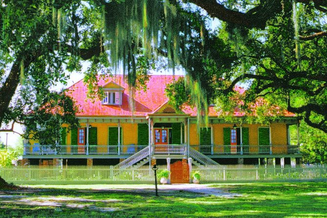 Oak Alley and Laura Plantation Tour with Transportation from New Orleans - Laura Plantation: family stories and the hard truth