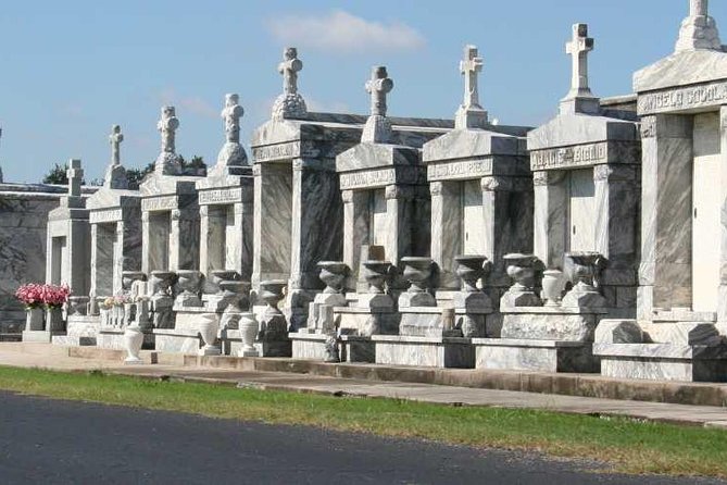 Oak Alley Plantation and New Orleans City and Cemetery Tour - Is $125 a fair price for this combination?
