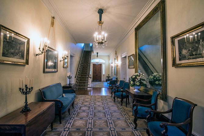Oak Alley Plantation Tour with Hotel Pickup - The mansion is attractive, but set your expectations carefully
