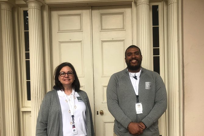 Oak Alley Plantation Tour with Transportation from New Orleans - Facing the people behind the plantation wealth