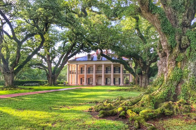 Oak Alley Plantation Tour with Transportation from New Orleans - Entering Oak Alley’s 1839 Big House