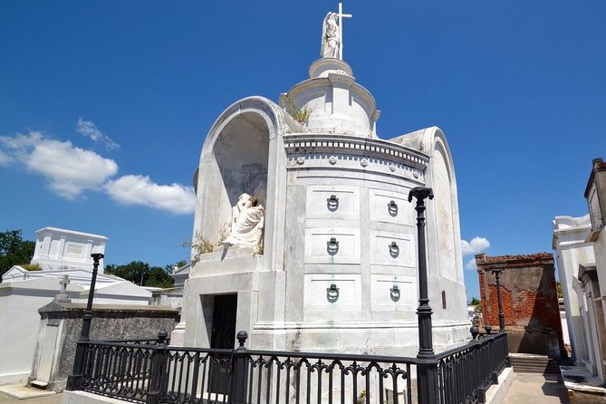 One Hour Saint Louis Cemetery Number One Walking Tour - Marie Laveau and the city’s famous names