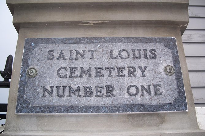 One Hour Saint Louis Cemetery Number One Walking Tour - What you see at Saint Louis Cemetery No. 1