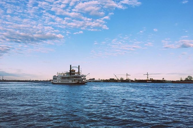 Paddlewheeler Creole Queen Jazz Dinner Cruise in New Orleans - The missing narration is a real drawback