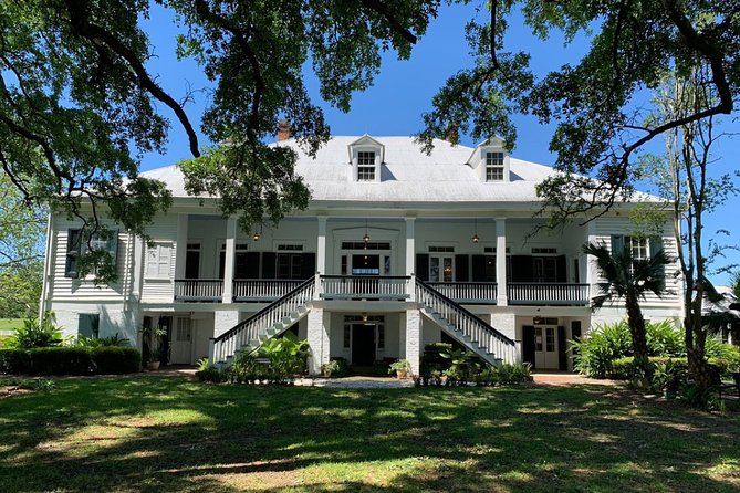 Private Airboat Ride and Plantations Tour with Gourmet Lunch from New Orleans - From New Orleans to Cajun Country