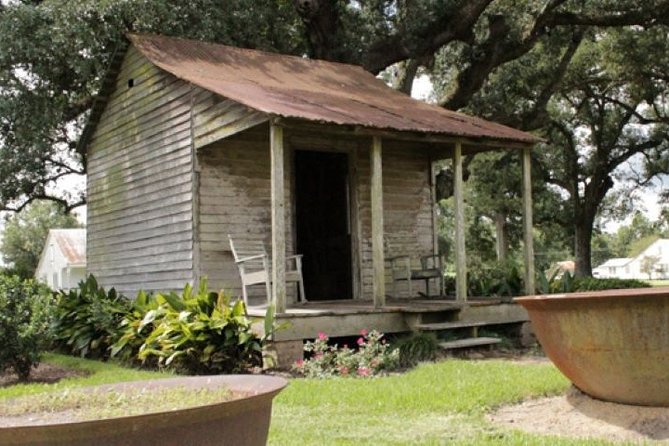 Private Airboat Ride and Plantations Tour with Gourmet Lunch from New Orleans - Lunch and gardens at Houmas House