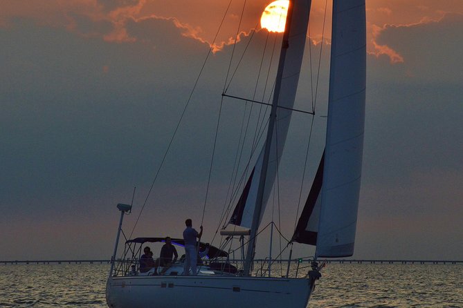 Private New Orleans 2-Hour Sail Aboard a Luxury Yacht - Wine, craft beer, soft drinks, and snacks aboard