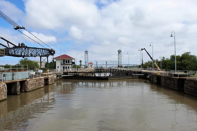 Private New Orleans City Tour with Local Expert Guide - Magazine Street: the most flexible stop