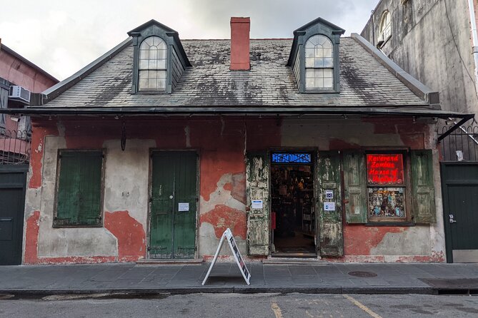 Self-Guided Walking Tour French Quarter In New Orleans - Pat O’Brien’s and the story of the Hurricane