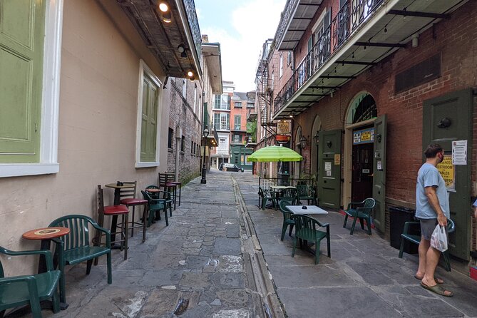 Self-Guided Walking Tour French Quarter In New Orleans - Voodoo shops and New Orleans folklore