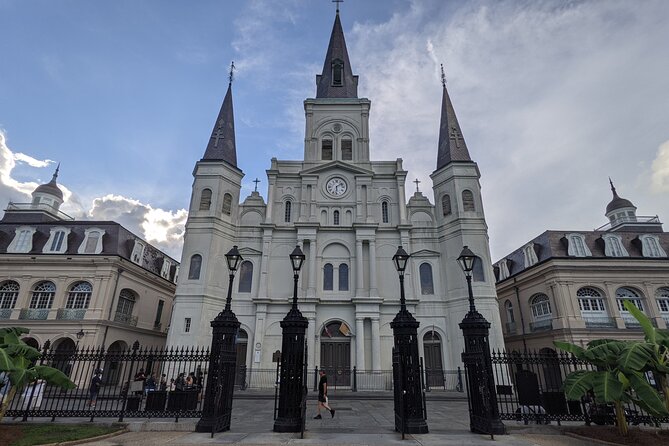Self-Guided Walking Tour French Quarter In New Orleans - The Mississippi River from Washington Artillery Park
