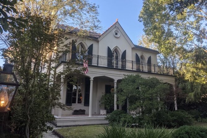 Self Guided Walking Tour of New Orleans' Historic Garden District - Railroad money at the Montgomery-Hero House