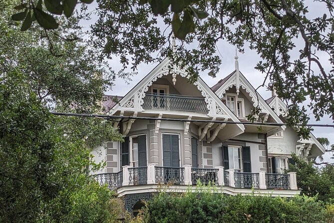 Self Guided Walking Tour of New Orleans' Historic Garden District - Walter Grinnan Robinson House and early indoor plumbing