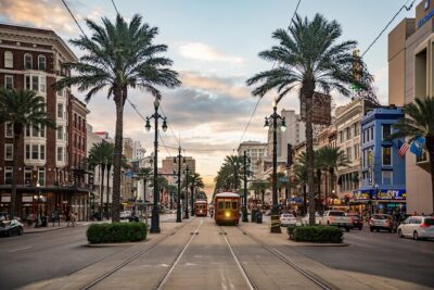 Sin and Tonic Pub Crawl in New Orleans