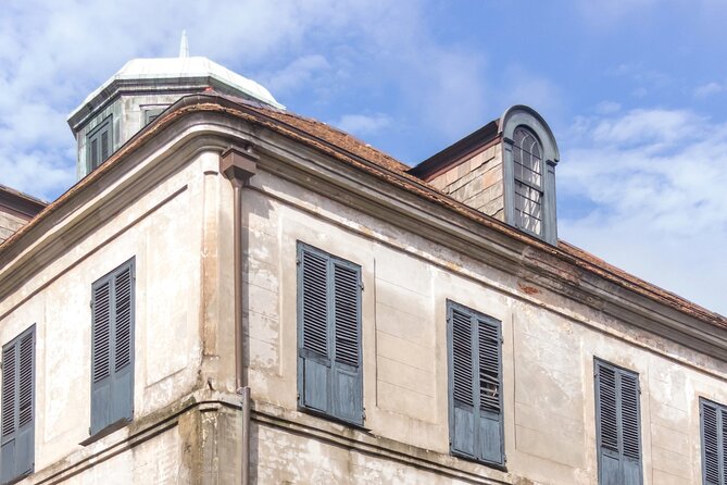 Sin and Tonic Pub Crawl in New Orleans - Group size and the guide make a difference