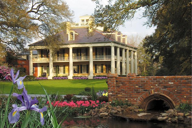 Small-Group Louisiana Plantations Tour with Gourmet Lunch from New Orleans - Houmas House, grand rooms, and old oaks