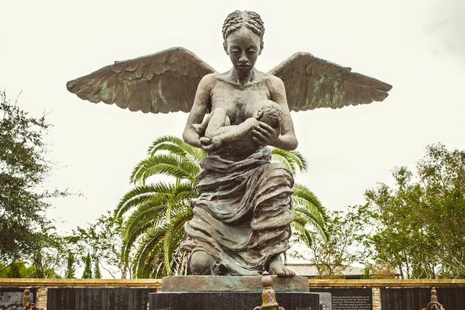 Whitney Plantation Tour with Narrated Bus Ride from New Orleans - The narrated drive is more than a transfer