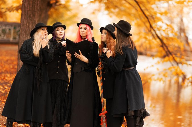 Witches Coven Walking Tour in New Orleans - Buckner Mansion and its screen connection